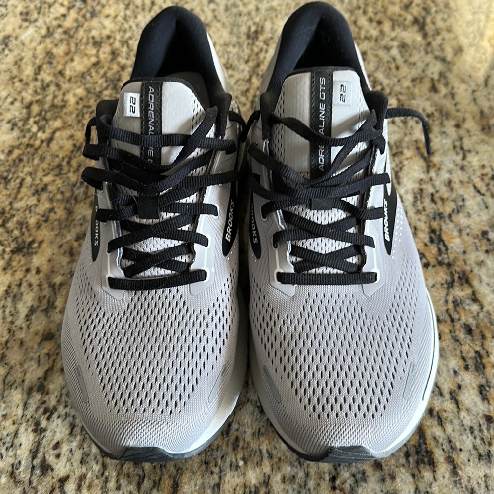 Brand new men’s Brooks!